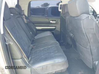 2018 Toyota Tundra SR5 z VIN 5TFEY5F10JX242131, wystawiony jako IAAI lot #41977889 z przebiegiem 178 913 mil mil oraz . Historia ofert i sprzedaży dostępna na DreamBid. Obrazek 8.