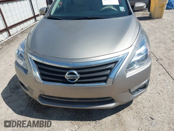 2013 Nissan Altima SV with VIN 1N4AL3AP0DN558180, listed as a IAAI auction lot 41739869 with 232,134 mi miles and . Bid and sale history available at carsss.com. Image 12.