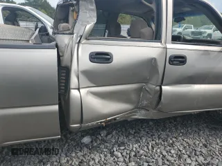 2001 Chevrolet Silverado 3500 LS with VIN 1GCJC33121F182199, listed as a Copart auction lot 72530404 with 252,199 mi miles and Salvage Title. Bid and sale history available at carsss.com. Image 11.