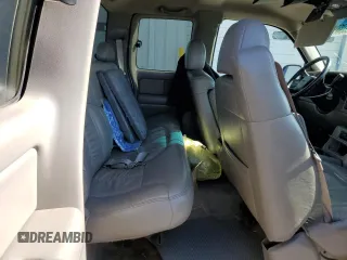 2002 GMC Sierra 1500 SLE z VIN 2GTEK19T221377505, wystawiony jako Copart lot #52590575 z przebiegiem 255 933 mil mil oraz Szkoda całkowita • Salvage title. Historia ofert i sprzedaży dostępna na DreamBid. Obrazek 10.