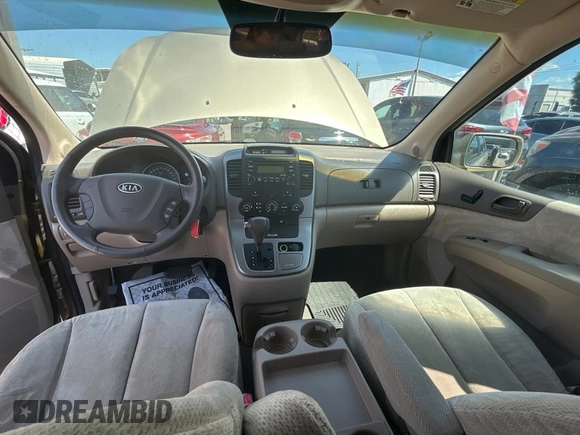 2008 Kia Sedona LX with VIN KNDMB233X86193585, listed as a Copart auction lot 51092985 with 251,188 mi miles and Clean Title. Bid and sale history available at carsss.com. Image 9.