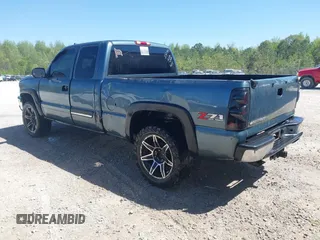 2006 Chevrolet Silverado 1500 LT2 with VIN 1GCEK19B46Z232471, listed as a IAAI auction lot 42039919 with 380,562 mi miles. Bid and sale history available at carsss.com. Image 3.