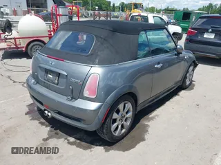 2005 MINI Convertible S z VIN WMWRH33495TF82332, wystawiony jako IAAI lot #42248941 z przebiegiem 134 862 mil mil oraz . Historia ofert i sprzedaży dostępna na DreamBid. Obrazek 4.