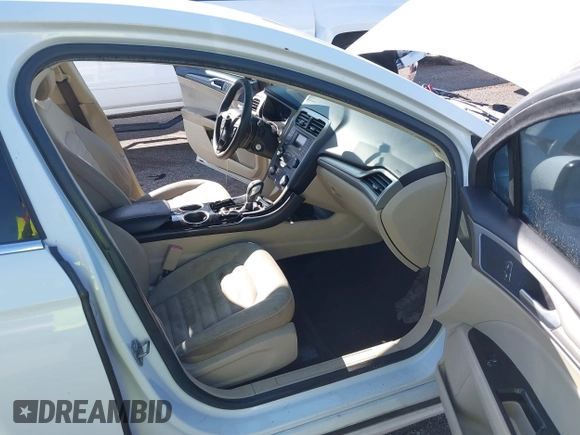 2013 Ford Fusion SE with VIN 3FA6P0H7XDR132458, listed as a IAAI auction lot 41982181 with 188,869 mi miles. Bid and sale history available at carsss.com. Image 5.
