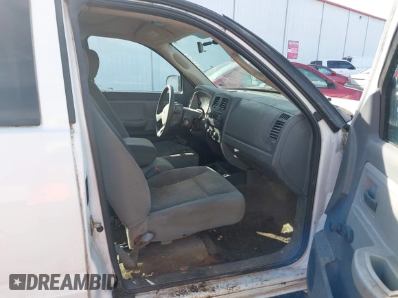 2005 Dodge Dakota ST with VIN 1D7HE22K75S160795, listed as a IAAI auction lot 41569099 with 254,592 mi miles and . Bid and sale history available at DreamBid. Image 5.