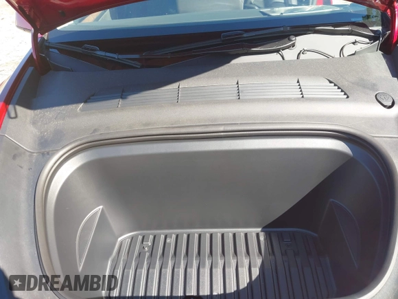 2024 Tesla Model Y z VIN 7SAYGDED2RA325538, wystawiony jako IAAI lot #42180492 z przebiegiem 8 738 mil mil oraz . Historia ofert i sprzedaży dostępna na DreamBid. Obrazek 10.