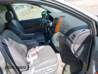 2008 Toyota Sienna XLE z VIN 5TDZK22C78S206493, wystawiony jako IAAI lot #42364282 z przebiegiem 216 662 mil mil oraz . Historia ofert i sprzedaży dostępna na DreamBid. Obrazek 5.