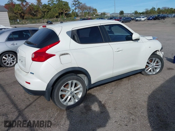 2014 Nissan Juke S with VIN JN8AF5MR7ET356853, listed as a IAAI auction lot 41374019 with Not Provided miles. Bid and sale history available at carsss.com. Image 4.