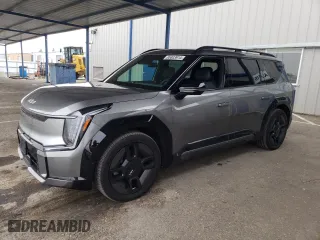 2024 Kia EV9 GT-Line with VIN KNDAEFS52R6031276, listed as a Copart auction lot 85803914 with 4,802 mi miles and Salvage Title. Bid and sale history available at carsss.com. Image 1.