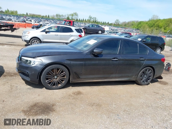 2018 BMW 5 Series 540i z VIN WBAJE5C50JWA96205, wystawiony jako IAAI lot #42213253 z przebiegiem 96 198 mil mil oraz . Historia ofert i sprzedaży dostępna na DreamBid. Obrazek 13.