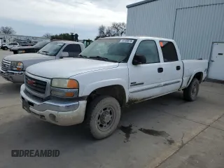 2004 GMC Sierra 2500HD SLE z VIN 1GTHK23104F109770, wystawiony jako Copart lot #46100875 z przebiegiem 101 723 mil mil oraz Szkoda całkowita • Salvage title. Historia ofert i sprzedaży dostępna na DreamBid. Obrazek 1.