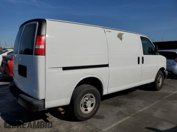 2008 Chevrolet Express Cargo Van with VIN 1GCGG25C581167937, listed as a Copart auction lot 52174855 with 186,959 mi miles and Salvage Title. Bid and sale history available at carsss.com. Image 3.