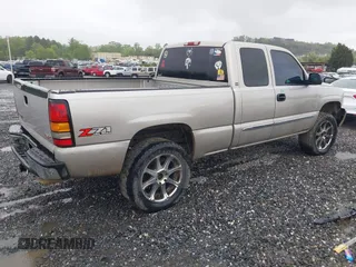 2004 GMC Sierra 1500 SLT with VIN 2GTEK19T841211511, listed as a IAAI auction lot 42099492 with 154,023 mi miles. Bid and sale history available at carsss.com. Image 4.