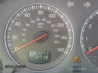 2006 Volvo XC90 2.5L Turbo with VIN YV4CZ592961295135, listed as a IAAI auction lot 42086689 with 163,041 mi miles. Bid and sale history available at carsss.com. Image 7.