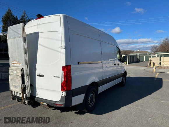 2021 Mercedes-Benz Sprinter with VIN W1Y4DBHYXMT046916, listed as a Copart auction lot 83578274 with 165,659 mi miles and Clean Title. Bid and sale history available at DreamBid. Image 3.