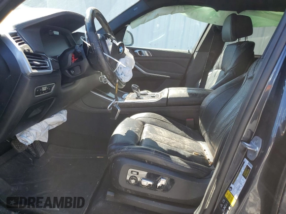 2020 BMW X5 z VIN 5UXJU2C04LLN68043, wystawiony jako Copart lot #49977365 z przebiegiem Nie podano mil oraz Szkoda całkowita • Salvage title. Historia ofert i sprzedaży dostępna na DreamBid. Obrazek 7.