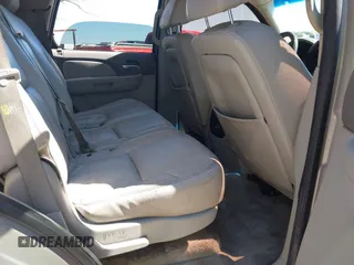 2007 GMC Yukon SLT with VIN 1GKFC13037J136165, listed as a IAAI auction lot 41766226 with 204,677 mi miles. Bid and sale history available at carsss.com. Image 8.