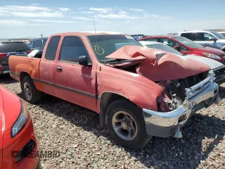 1996 Toyota T100 DX z VIN JT4TN12D7T0018102, wystawiony jako Copart lot #62738304 z przebiegiem 230 427 mil mil oraz Szkody całkowita. Historia ofert i sprzedaży dostępna na DreamBid. Obrazek 4.