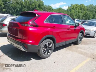 2024 Mitsubishi Eclipse Cross SE z VIN JA4ATWAA7RZ003387, wystawiony jako IAAI lot #42691727 z przebiegiem 40 419 mil mil oraz . Historia ofert i sprzedaży dostępna na DreamBid. Obrazek 4.
