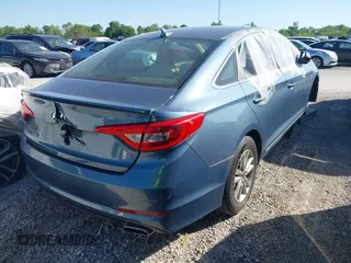 2016 Hyundai Sonata SE z VIN 5NPE24AF1GH268000, wystawiony jako IAAI lot #41757358 z przebiegiem Nie podano mil oraz . Historia ofert i sprzedaży dostępna na DreamBid. Obrazek 4.