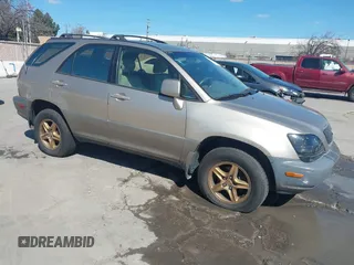 2000 Lexus RX 300 with VIN JT6HF10UXY0158830, listed as a IAAI auction lot 41709657 with 260,954 mi miles. Bid and sale history available at carsss.com. Image 1.