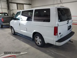 2005 Chevrolet Astro with VIN 1GNDM19X15B102261, listed as a IAAI auction lot 41997440 with 168,151 mi miles. Bid and sale history available at carsss.com. Image 3.