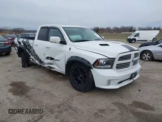 2016 Ram 1500 Sport z VIN 1C6RR7HT5GS149692, wystawiony jako IAAI lot #41174363 z przebiegiem 102 938 mil mil oraz . Historia ofert i sprzedaży dostępna na DreamBid. Obrazek 1.