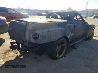 2003 Chevrolet SSR LS z VIN 1GCES14PX3B101259, wystawiony jako Copart lot #74279454 z przebiegiem Nie podano mil oraz Nie do naprawy. Historia ofert i sprzedaży dostępna na DreamBid. Obrazek 3.