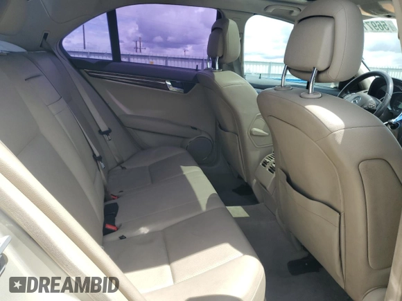 2010 Mercedes-Benz C 300 Sport с VIN WDDGF5EB8AR097035, выставлен на аукционе Copart как лот 56971685 с пробегом 162 019 миль миль и Списание • Salvage title. История ставок и продаж доступна на DreamBid. Изображение 10.