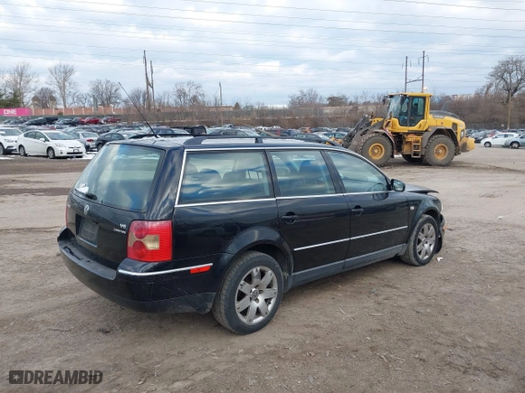 2003 Volkswagen Passat GLX with VIN WVWYH63B23E073924, listed as a IAAI auction lot 41447079 with 160,263 mi miles. Bid and sale history available at carsss.com. Image 4.