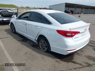 2015 Hyundai Sonata SE with VIN 5NPE24AF8FH119680, listed as a IAAI auction lot 42027807 with 223,193 mi miles and . Bid and sale history available at DreamBid. Image 3.