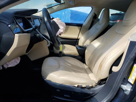 2013 Tesla Model S с VIN 5YJSA1CN5DFP13664, выставлен на аукционе Copart как лот 48177805 с пробегом 116 268 миль миль и Списание • Salvage title. История ставок и продаж доступна на DreamBid. Изображение 7.