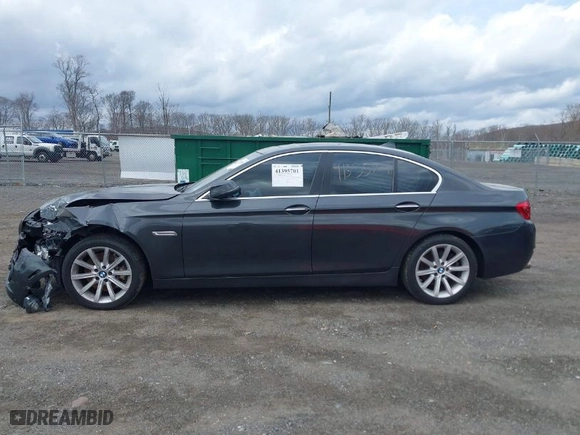2015 BMW 5 Series 535i xDrive with VIN WBA5B3C58FD544771, listed as a IAAI auction lot 41395701 with 102,975 mi miles. Bid and sale history available at carsss.com. Image 13.
