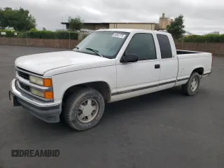1998 Chevrolet Silverado 1500 with VIN 2GCEC19R6W1133606, listed as a Copart auction lot 54662775 with 317,437 mi miles and Salvage Title. Bid and sale history available at DreamBid. Image 1.
