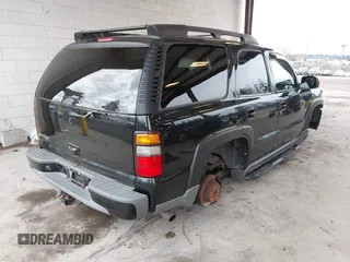 2006 Chevrolet Tahoe Z71 with VIN 1GNEK13Z06R121770, listed as a IAAI auction lot 41637045 with 115,585 mi miles. Bid and sale history available at carsss.com. Image 4.