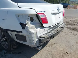 2008 Toyota Camry LE z VIN 4T1BK46K38U573607, wystawiony jako IAAI lot #41987661 z przebiegiem 175 444 mil mil oraz . Historia ofert i sprzedaży dostępna na DreamBid. Obrazek 6.