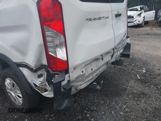 2019 Ford Transit z VIN 1FTYR1YM7KKB20309, wystawiony jako IAAI lot #42604821 z przebiegiem 42 413 mil mil oraz . Historia ofert i sprzedaży dostępna na DreamBid. Obrazek 6.