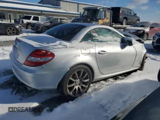 2005 Mercedes-Benz SLK 230/320 z VIN WDBWK56F15F046744, wystawiony jako Copart lot #44505245 z przebiegiem Nie podano mil oraz Szkoda całkowita • Salvage title. Historia ofert i sprzedaży dostępna na DreamBid. Obrazek 3.