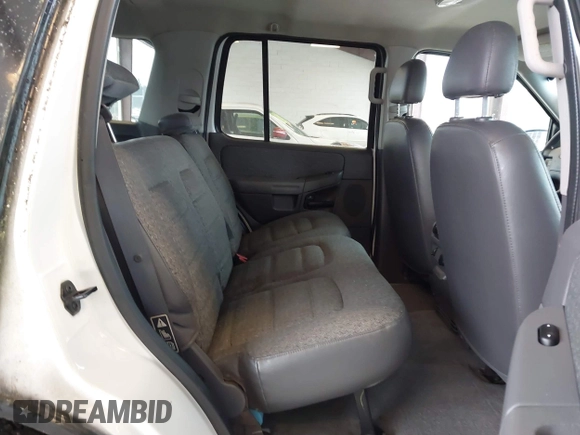 2003 Ford Explorer XLS z VIN 1FMZU62K33UB97283, wystawiony jako IAAI lot #41657337 z przebiegiem Nie podano mil oraz . Historia ofert i sprzedaży dostępna na DreamBid. Obrazek 8.