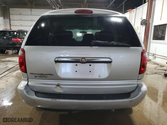 2006 Chrysler Town & Country SWB with VIN 1A4GP45R76B740211, listed as a Copart auction lot 84770074 with 52,557 mi miles and Clean Title. Bid and sale history available at carsss.com. Image 6.