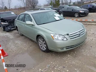 2007 Toyota Avalon XL z VIN 4T1BK36BX7U228292, wystawiony jako IAAI lot #41954805 z przebiegiem 192 275 mil mil oraz . Historia ofert i sprzedaży dostępna na DreamBid. Obrazek 1.