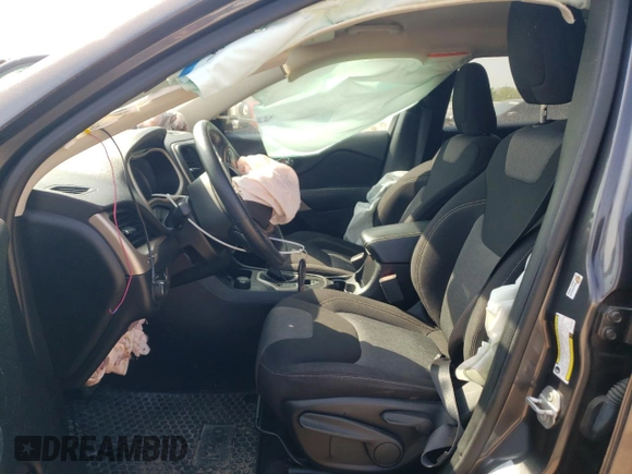 2017 Jeep Cherokee Sport z VIN 1C4PJMAB9HW579047, wystawiony jako Copart lot #52634653 z przebiegiem 64 950 mil mil oraz Szkoda całkowita • Salvage title. Historia ofert i sprzedaży dostępna na DreamBid. Obrazek 7.