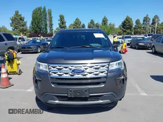 2018 Ford Explorer XLT z VIN 1FM5K7D85JGC55627, wystawiony jako IAAI lot #42261412 z przebiegiem 133 125 mil mil oraz . Historia ofert i sprzedaży dostępna na DreamBid. Obrazek 12.
