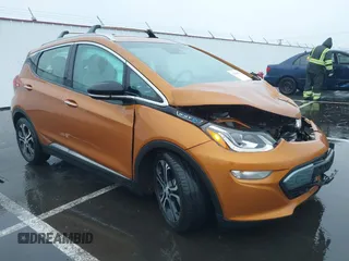 2017 Chevrolet Bolt EV Premier z VIN 1G1FX6S02H4131210, wystawiony jako IAAI lot #41238714 z przebiegiem 97 613 mil mil oraz . Historia ofert i sprzedaży dostępna na DreamBid. Obrazek 1.