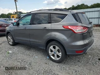 2013 Ford Escape SE z VIN 1FMCU9GX3DUB89486, wystawiony jako Copart lot #62277105 z przebiegiem 108 360 mil mil oraz Czysty tytuł • Clean title. Historia ofert i sprzedaży dostępna na DreamBid. Obrazek 2.