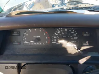 1996 Toyota T100 DX z VIN JT4TN12D4T0016257, wystawiony jako IAAI lot #40964830 z przebiegiem 121 817 mil mil oraz . Historia ofert i sprzedaży dostępna na DreamBid. Obrazek 7.