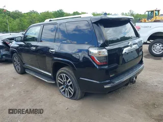 2017 Toyota 4Runner SR5 z VIN JTEBU5JR4H5417641, wystawiony jako IAAI lot #42226462 z przebiegiem 77 779 mil mil oraz . Historia ofert i sprzedaży dostępna na DreamBid. Obrazek 3.