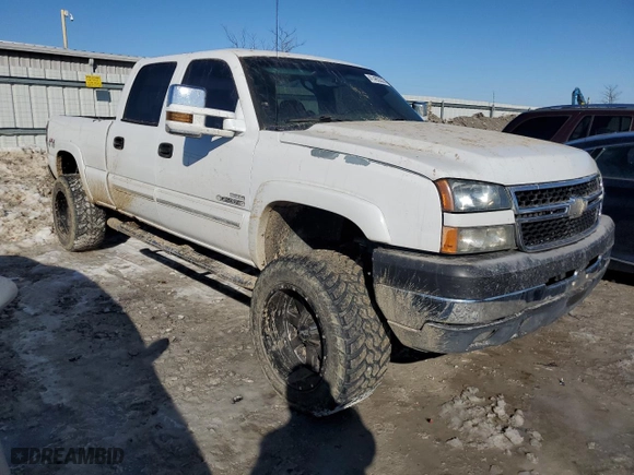 2007 Chevrolet Silverado 2500HD Classic LT3 with VIN 1GCHK23D17F158247, listed as a Copart auction lot 41485335 with 171,109 mi miles and Salvage Title. Bid and sale history available at carsss.com. Image 4.
