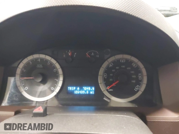 2008 Ford Escape XLT with VIN 1FMCU93108KA04863, listed as a IAAI auction lot 42131438 with 126,439 mi miles. Bid and sale history available at carsss.com. Image 7.