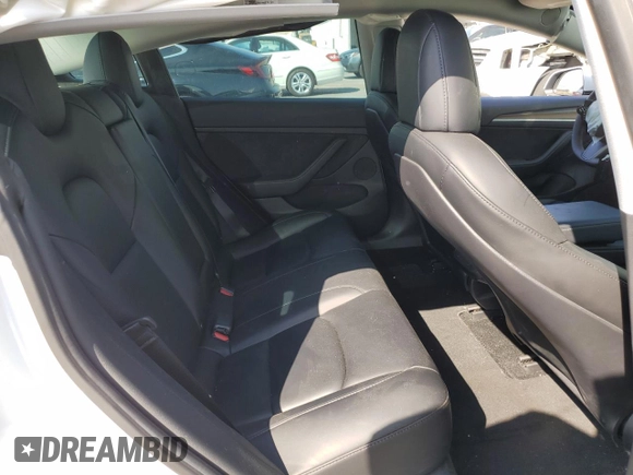 2021 Tesla Model 3 Performance z VIN 5YJ3E1EC1MF075451, wystawiony jako Copart lot #60354235 z przebiegiem 52 662 mil mil oraz Szkoda całkowita • Salvage title. Historia ofert i sprzedaży dostępna na DreamBid. Obrazek 10.